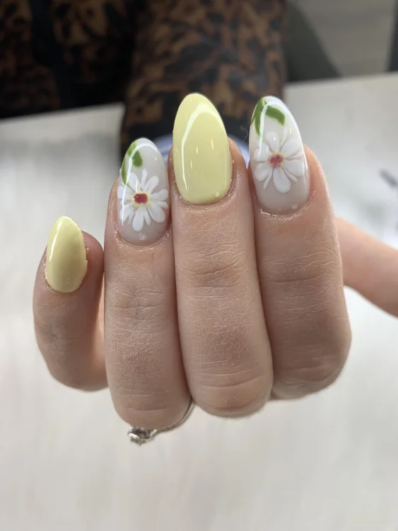 Flower nail design